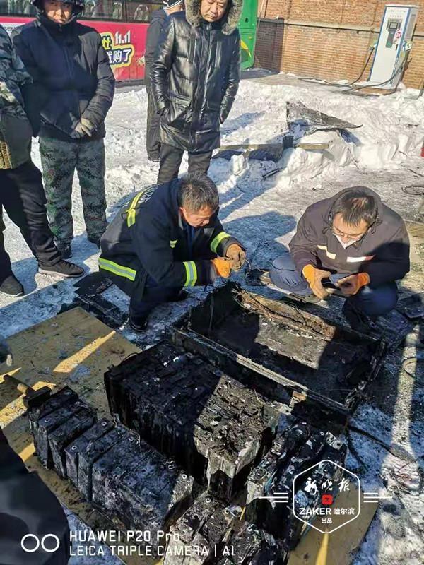 亞星客車電動公交充電起火  消防部門：電池加熱系統(tǒng)異常所致