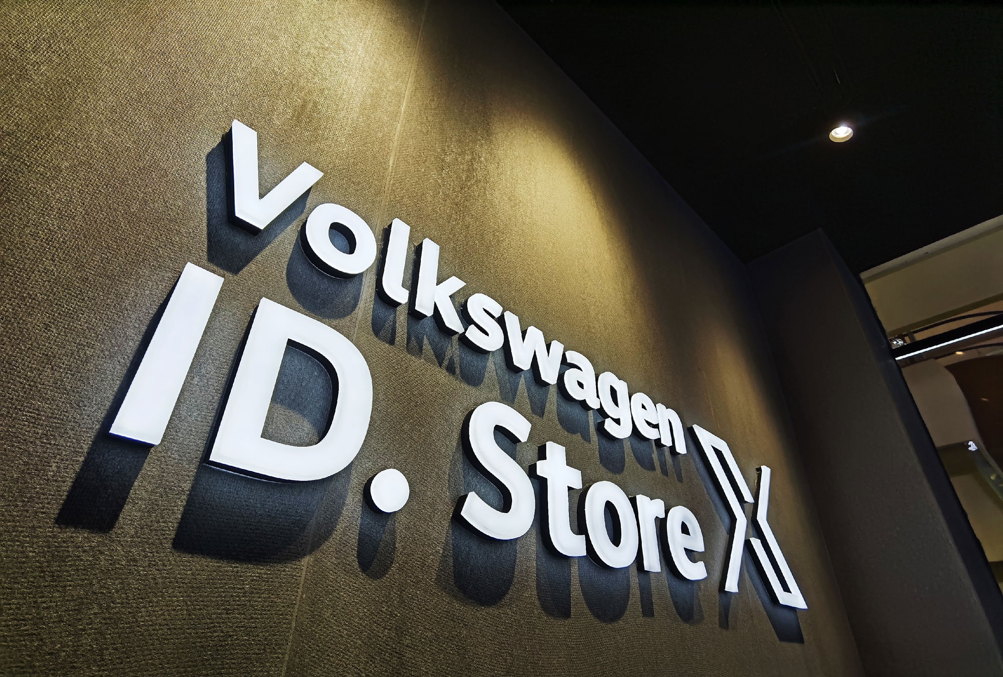 上汽大眾首款MEB中型純電SUV ID.4 X預售  劉亦菲代言