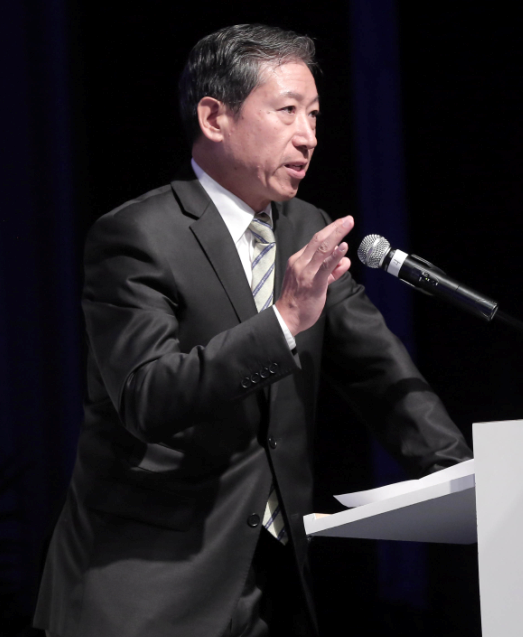 深圳市雄韜電源科技股份有限公司董事長張華農