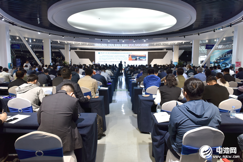 新能源汽車,電動(dòng)汽車,充電樁