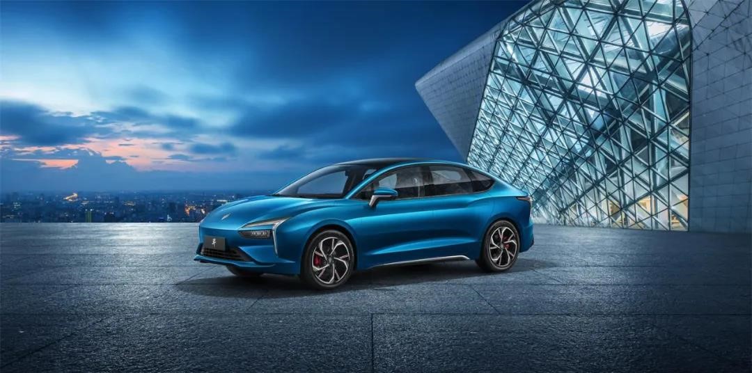 全球先鋒智電轎跑——“歐版”羿