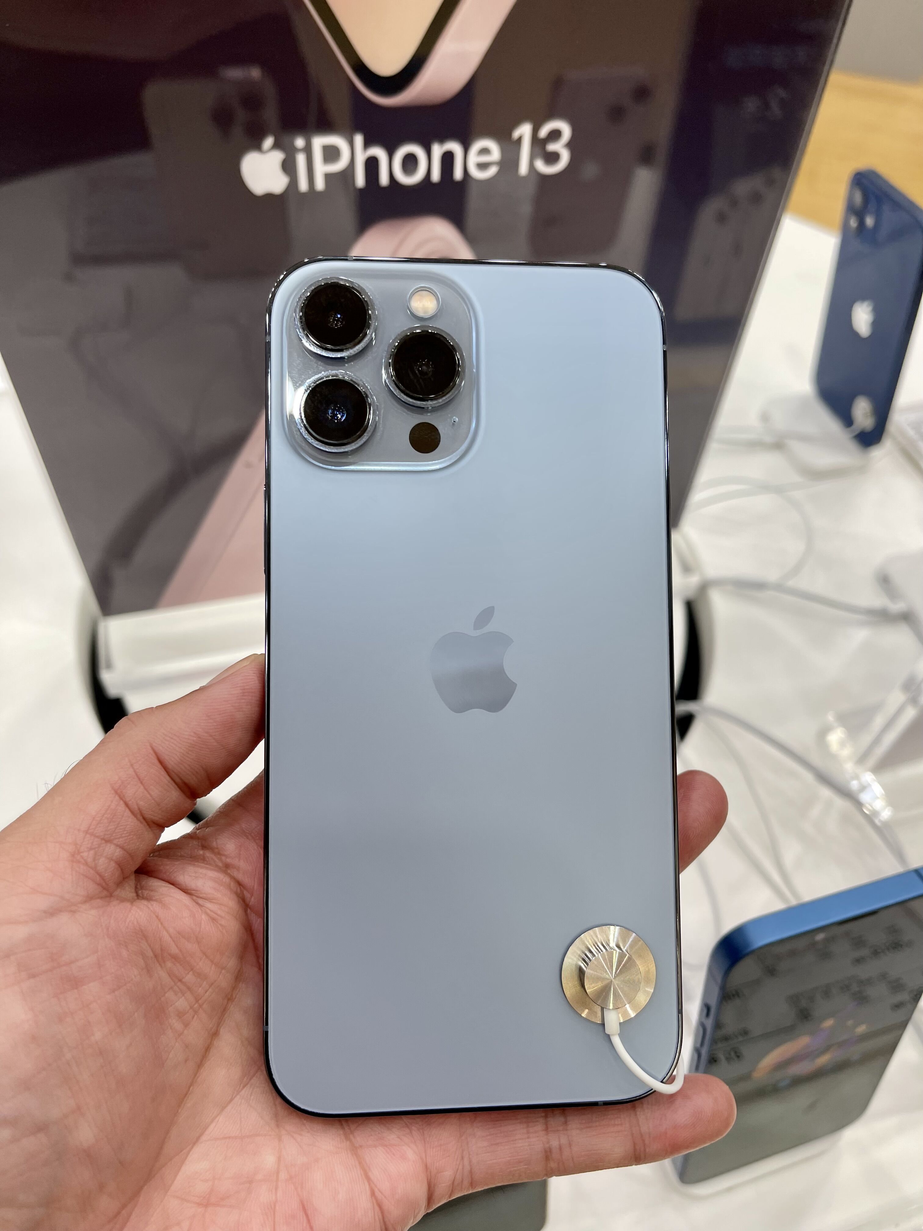 iPhone 13 Pro Max遠峰藍版本