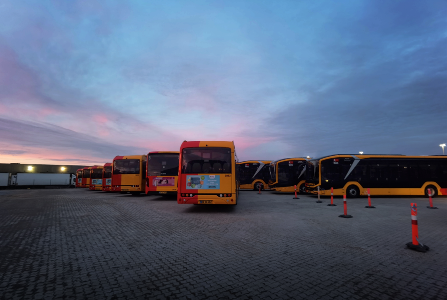 比亞迪全新13米純電動巴士