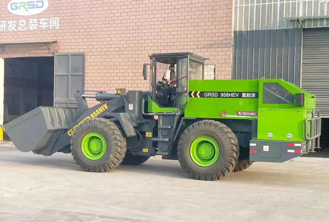 雄韜氫雄配套！國內首臺氫能裝載機下線