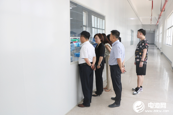 中關(guān)村新型電池技術(shù)創(chuàng)新聯(lián)盟秘書長(zhǎng)于清教一行參觀調(diào)研金保利