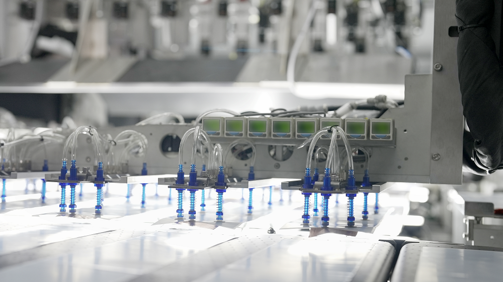 短刀電池迎來最佳搭檔 蜂巢能源發布最新一代疊片技術