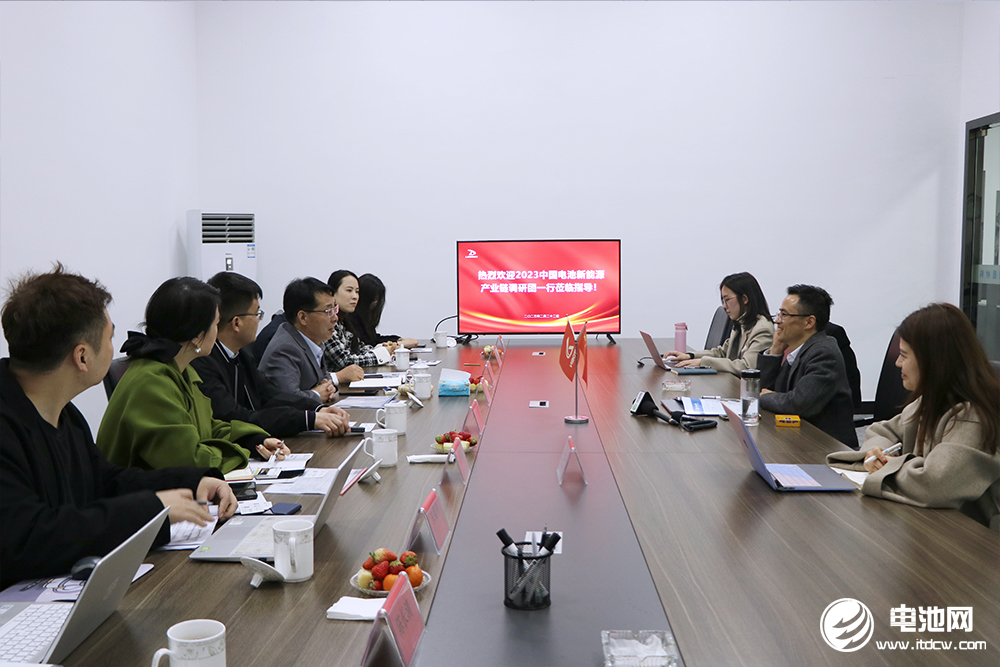 中國電池新能源產(chǎn)業(yè)鏈調(diào)研團(tuán)一行參觀考察鋰盾材料