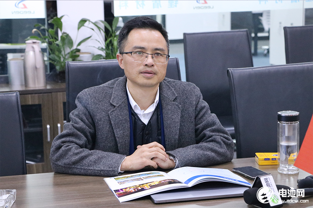 中國電池新能源產(chǎn)業(yè)鏈調(diào)研團(tuán)一行參觀考察鋰盾材料