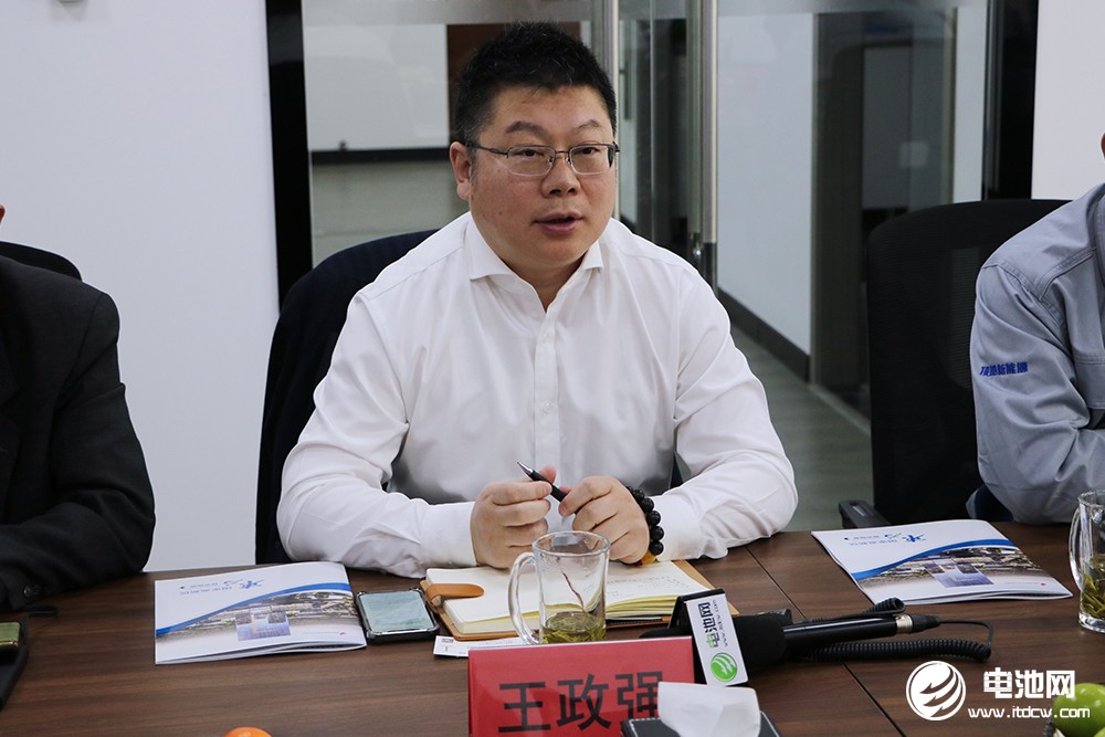 中國電池新能源產業鏈調研團一行參觀考察頂皓新能源 中國電池新能源產業鏈調研團一行參觀考察頂皓新能源