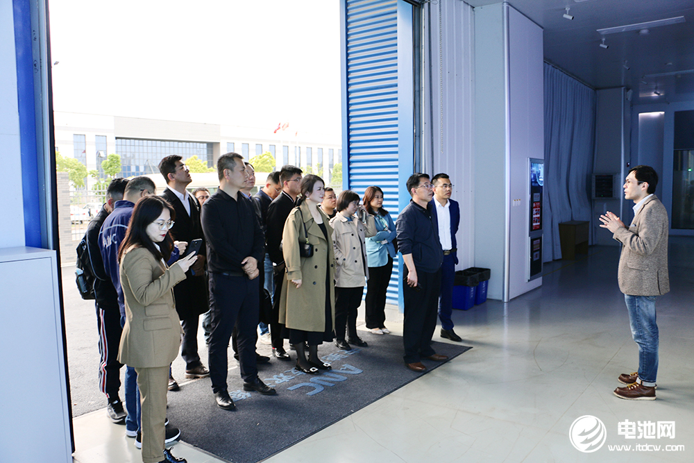 中國電池新能源產(chǎn)業(yè)鏈調研團一行參觀考察安馳科技