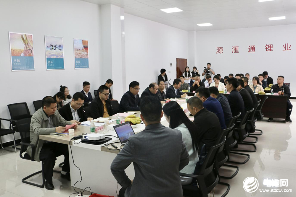 中國電池新能源產(chǎn)業(yè)鏈調(diào)研團一行參觀考察源滙通