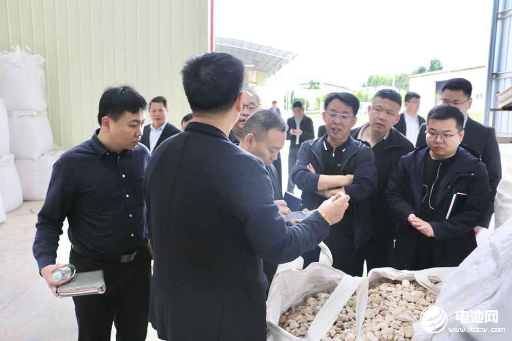 中國電池新能源產(chǎn)業(yè)鏈調(diào)研團一行參觀考察源滙通