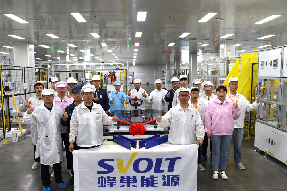 供貨提速！蜂巢能源第二代196Ah短刀疊片電池南京基地量產(chǎn)交付