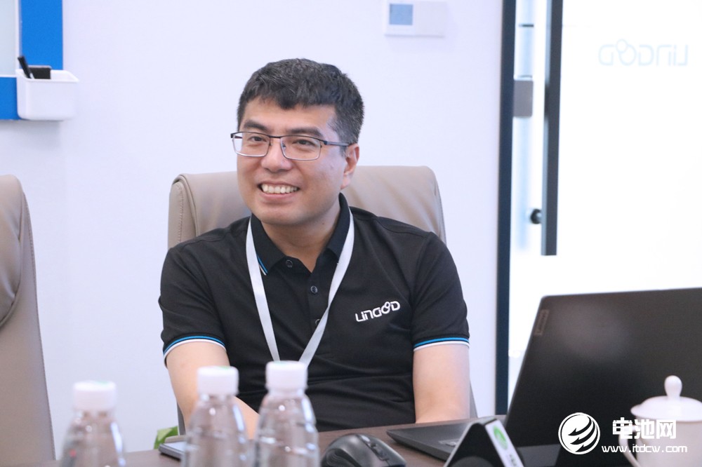 中關村新型電池技術創新聯盟秘書長于清教一行參觀考察靈鴿科技