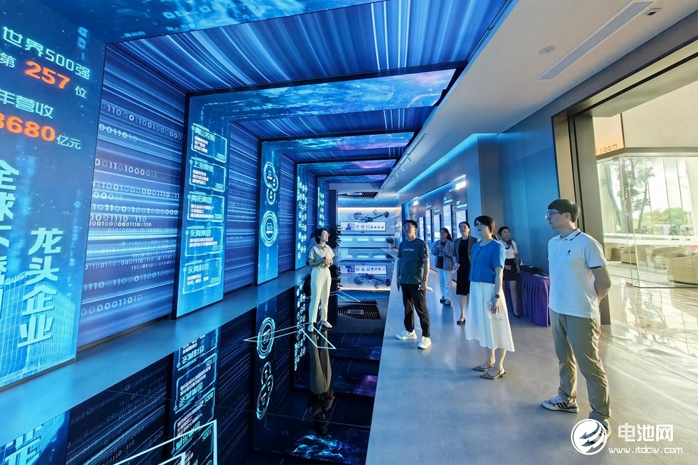 中關(guān)村新型電池技術(shù)創(chuàng)新聯(lián)盟秘書長(zhǎng)于清教一行調(diào)研、考察瑞浦蘭鈞