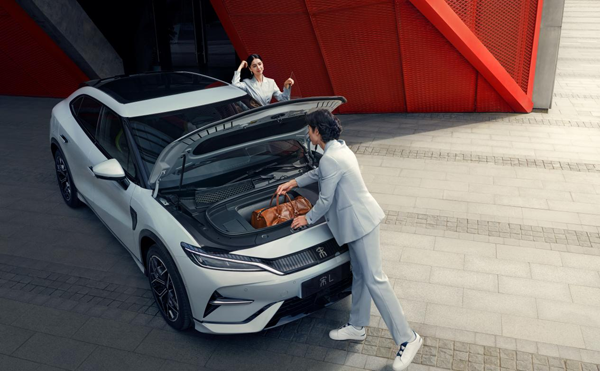 震撼價(jià)格！入門滿配！宋L 領(lǐng)潮上市18.98萬(wàn)元起！