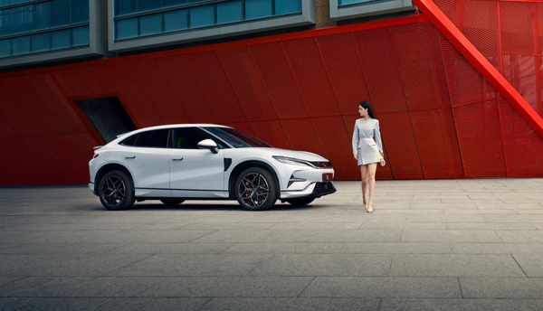 震撼價(jià)格！入門滿配！宋L 領(lǐng)潮上市18.98萬(wàn)元起！