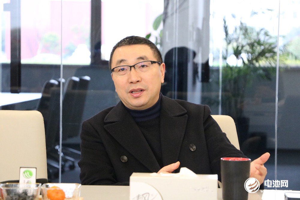 中國電池新能源產(chǎn)業(yè)鏈調(diào)研團一行參觀考察天鵬電源