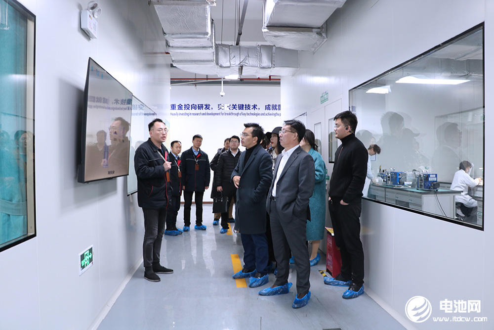 中國電池新能源產(chǎn)業(yè)鏈調(diào)研團一行參觀考察無錫格林美