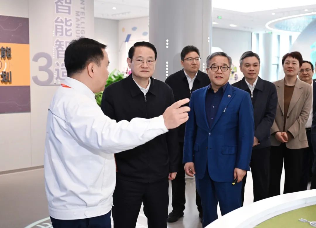浙江省委書記易煉紅調(diào)研萬向創(chuàng)新聚能城：鼓勵(lì)發(fā)展新質(zhì)生產(chǎn)力 把美好藍(lán)圖變?yōu)楝F(xiàn)實(shí)