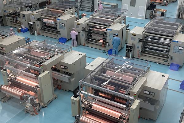 2023年中國(guó)鋰電銅箔出貨量52.8萬噸 今年或?qū)⒀永m(xù)低毛利率和低開工率