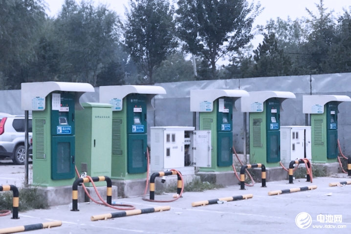 全國充電基礎設施累計數量已超1060萬臺 換電站達3817座