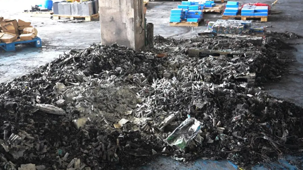 靜靜堆放的鋰電池也會(huì)爆炸？廣東佛山一電池廠燒了……
